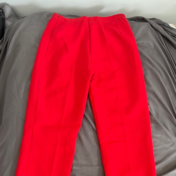 Red pant - Picture 1 of 2